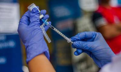 Йенс Шпан - В ФРГ уже сделали более полумиллиона прививок от коронавируса - capital.ua - Германия