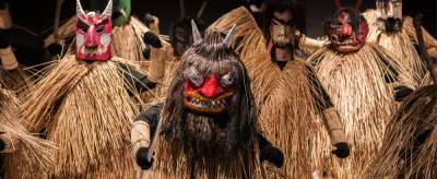 Мракобесие, стоп! Чем опасны домашние роды, самолечение и отказ от прививок - runews24.ru