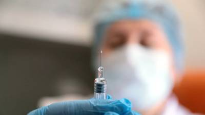 Денис Мантуров - Мантуров сообщил о достаточном количестве вакцин от гриппа в российских регионах - russian.rt.com