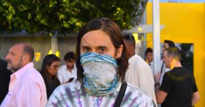 Джаред Лето - Джаред Лето пострадал на массовых протестах антивакцинаторов в Риме (видео) - focus.ua - Украина - Италия - Рим