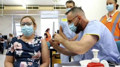 Крис Хипкинс - В Новой Зеландии врачей и учителей обязали пройти вакцинацию от коронавируса - russian.rt.com - Новая Зеландия