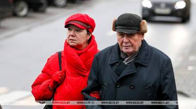 В Латвии предложили непривитым пенсионерам урезать пенсии вдвое - belta.by - Белоруссия - Минск - Латвия