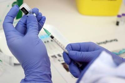 Ученые заявили о резком сокращении риска смерти от COVID-19 после вакцинации - lenta.ru - Франция