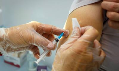 Ученые сообщили о высокой эффективности вакцин против риска смерти от COVID-19 - og.ru - Франция
