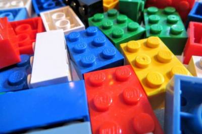 Lego хочет выпускать свободные от гендерных стереотипов игрушки - aif.ru