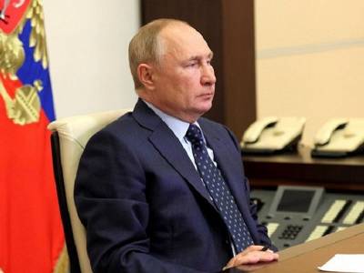 Владимир Путин - Едва выйдя из самоизоляции, Путин чем-то заболел: кашляет на совещаниях - u24.ru - Россия