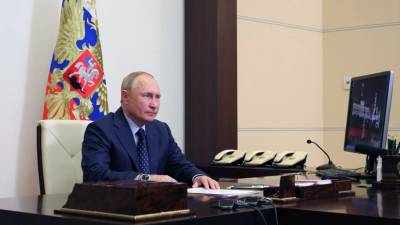 Владимир Путин - Дмитрий Песков - В Кремле заявили, что Путин пока не прошёл ревакцинацию от коронавируса - russian.rt.com - Россия