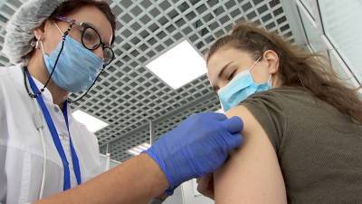 Наталия Башкетова - В Петербурге ввели обязательную вакцинацию для работников ряда сфер - tvc.ru - Санкт-Петербург