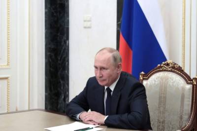 Владимир Путин - Путин призвал к наращиванию темпов вакцинации от COVID-19 - aif.ru - Россия