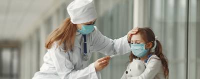 В Алтайском крае с начала пандемии выявлено более 6000 случаев заражения COVID-19 среди детей - runews24.ru - Россия - Алтайский край