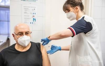 В Литве будут платить €100 пожилым людям за вакцинацию - korrespondent.net - Украина - Литва