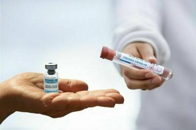 Эдуард Шунков - Эпидемиолог объяснил, какой вакциной лучше ревакцинироваться - pnp.ru - Россия