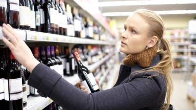 Анастасия Татулова - В России могут начать продавать алкоголь по QR-кодам - 5-tv.ru - Россия - Москва