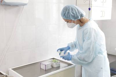 В Екатеринбурге остро не хватает медсестер, фельдшеров и санитаров - znak.com - Екатеринбург