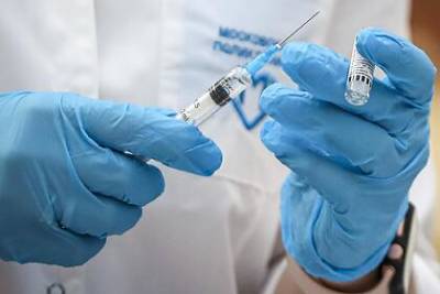 Дмитрий Песков - Песков порассуждал об отказе от прививки от COVID-19 фразой «это убивает» - lenta.ru - Россия
