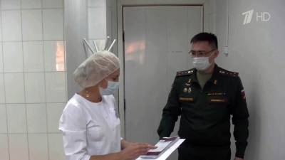 В Хабаровском крае и Новосибирске военнослужащие и их семьи проходят вакцинацию от COVID-19 - 1tv.ru - Новосибирск - Хабаровский край