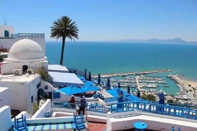 В Тунисе отменили ПЦР-тесты для привитых туристов - versia.ru - Тунис - Тунисская Республика
