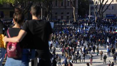 Итальянские трудящиеся протестуют против ковид-сертификатов - ru.euronews.com - Россия - Франция - Белоруссия - Сша - Италия - Рим - Грузия - Армения