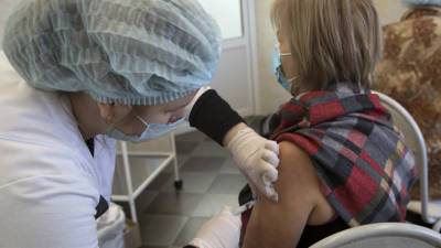 Прививка снижает тяжесть болезни и мешает распространению вируса - vesti.ru - Россия