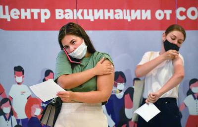 Врачи назвали симптом коронавируса у сделавших прививку - tvc.ru