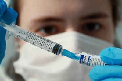 Еще один российский регион ввел обязательную вакцинацию для части населения - lenta.ru - Калужская обл.