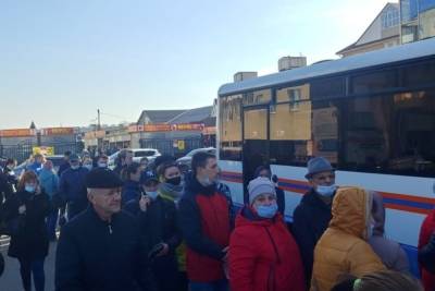 В Пензе за выходные в специальном автобусе сделали прививку 327 человек - mk.ru - Пенза