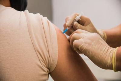 Астраханцев обязали сделать первую прививку от COVID-19 до 10 ноября - volg.mk.ru