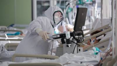 В петербургских стационарах находятся на лечении почти 7,5 тысячи пациентов с COVID-19 - inforeactor.ru