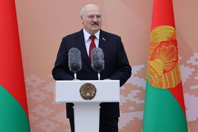 Александр Лукашенко - Лукашенко попросил не издеваться над белорусами из-за коронавируса - lenta.ru - Белоруссия