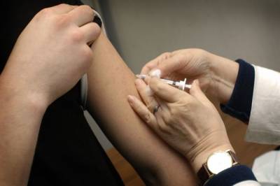 Роспотребнадзор: более 20% россиян вакцинировались от гриппа - aif.ru - Россия