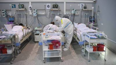 Скончались 1015 пациентов: в России обновился суточный максимум смертей от COVID-19 - russian.rt.com - Россия - Санкт-Петербург - Москва - республика Крым