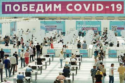 Дмитрий Песков - В Кремле оценили идею давать деньги за вакцинацию от COVID-19 - lenta.ru - Россия