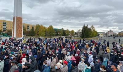 Жители Учалов вышли на сход против оптимизации больницы, несмотря на визит Забелина - mkset.ru - район Учалинский