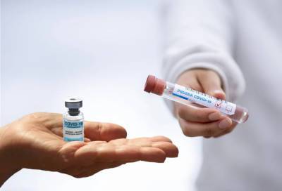 В Петербурге запись на вакцинацию от коронавируса выросла в три раза - online47.ru - Санкт-Петербург
