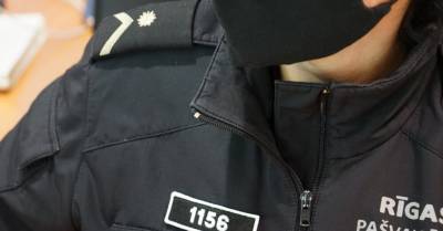 Из-за угроз фамилии на форме полицейских заменят на идентификационные номера - rus.delfi.lv - Латвия - Рига