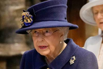 Борис Джонсон - королева Елизавета II (Ii) - Елизавета II отменила поездку по настоянию врачей - lenta.ru - Англия - Ирландия