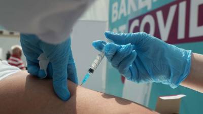 Владимир Путин - Путин назвал странным промедление граждан с вакцинацией от COVID-19 - iz.ru - Россия - Израиль