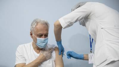 Альмир Абашев - В Татарстане прокомментировали ход вакцинации от COVID-19 - russian.rt.com - республика Татарстан
