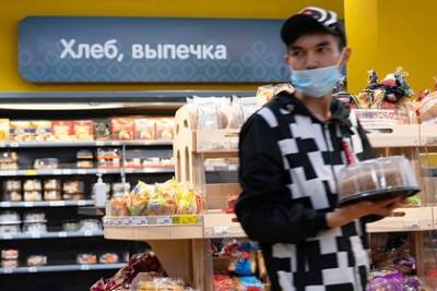 Денис Мантуров - В Минпромторге указали на рабочий график магазинов в нерабочие дни - lenta.ru - Россия