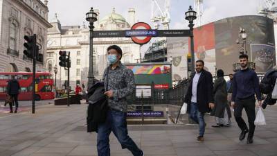 В Британии за сутки выявили более 49 тысяч случаев коронавируса - russian.rt.com - Россия - Англия