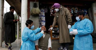 Индия сделала миллиард прививок от COVID-19 - dsnews.ua - Китай - Индия