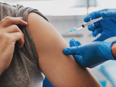 В США одобрили бустерные прививки вакцинами Moderna и Johnson & Johnson - unn.com.ua - Украина - Сша - Киев - county Johnson