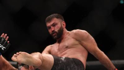 Боец UFC Абдурахимов признался, что ещё не делал прививку от коронавируса - russian.rt.com - Россия