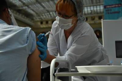 Татьяна Руженцова - В Роспотребнадзоре назвали пожизненный медотвод к вакцинации от COVID-19 - lenta.ru