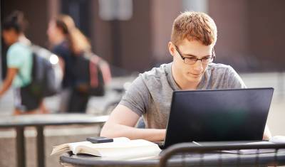 Студентов в период локдауна предложили перевести на дистанционное обучение - newizv.ru