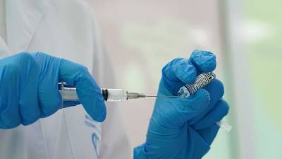 Дмитрий Песков - В Кремле указали на низкие темпы вакцинации от коронавируса - iz.ru - Россия - Израиль