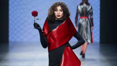 Завершился третий день недели моды Mercedes-Benz Fashion Week Russia - iz.ru - Россия - Израиль - Боливия