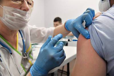 Минздрав разрешил одновременную вакцинацию от коронавируса и гриппа - lenta.ru - Россия