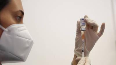 Минздрав России разрешил одновременную вакцинацию от гриппа и коронавируса - russian.rt.com - Россия
