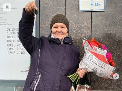 Блогер купила квартиру пенсионерке, которая 35 лет жила в бочке - bloknot.ru - Омск